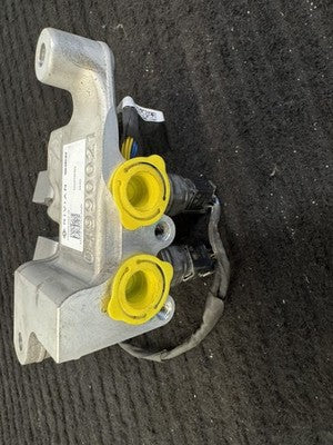 2022-2026 Rivian R1T R1S Rear Hydraulic Suspension Valve Block OEM PT00003133-G - eBay image 4