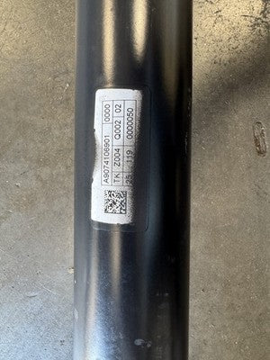 Mercedes-Benz Sprinter W907 W910 RWD 3-Piece Driveshaft OEM A9074106901 - eBay image 2