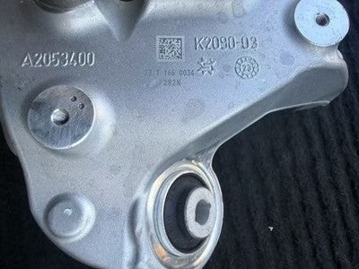 Mercedes-Benz AMG Rear Right Wheel Hub Knuckle Assembly A2053400 OEM - eBay image 4