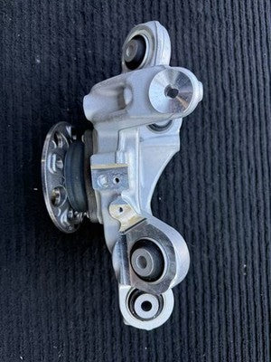 Mercedes-Benz AMG Rear Left Wheel Hub Knuckle Assembly A2053300 OEM - eBay image 6