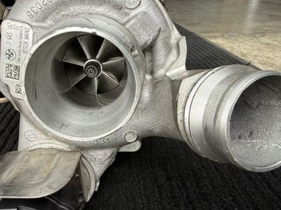 2017-2021 BMW 228i 230i M240i Turbocharger with Exhaust Manifold OEM 7643147 - eBay image 4