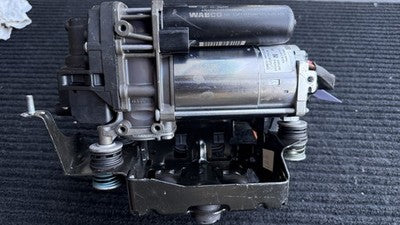 17-24 Audi Q7 Q8 Wabco Air Suspension Compressor Pump OEM 4M0616005J - eBay image 7