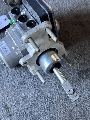 Gm ABS Brake Master Cylinder Booster Assembly OEM 85543472 - eBay image 9