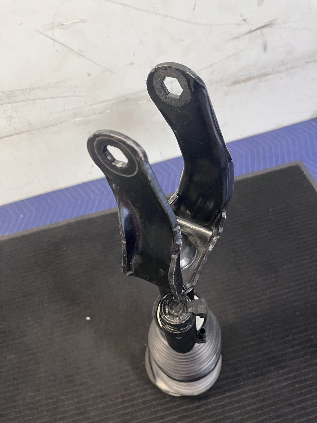 2020-2024 Mercedes-Benz Gle Gls Front Right Air Suspension Strut OEM A1673203213 - eBay image 13