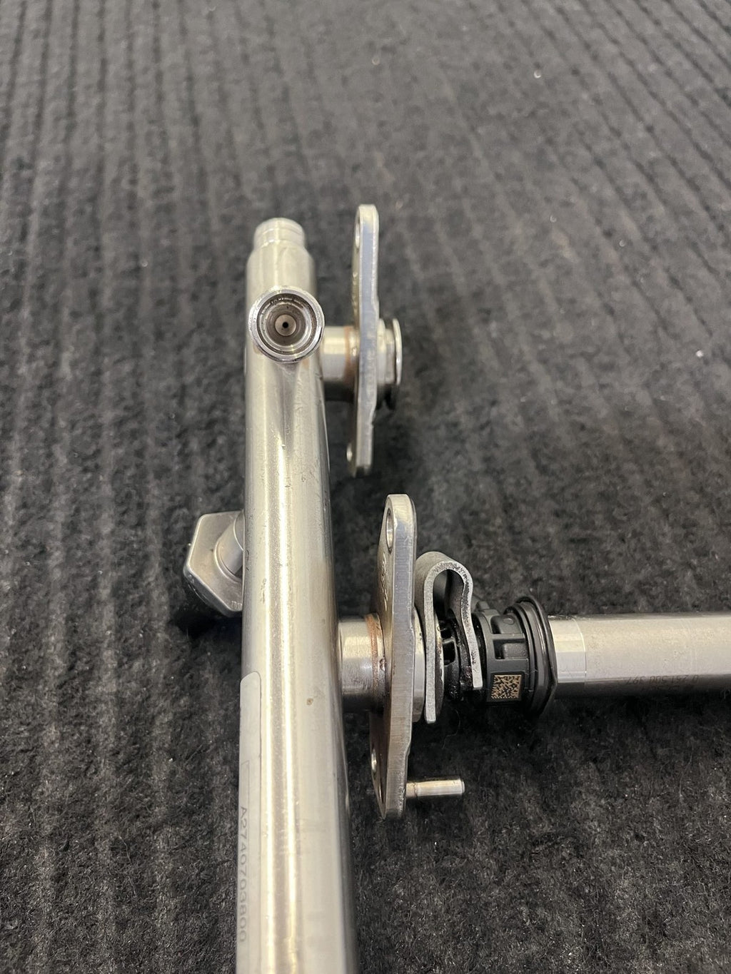 2015-2019 Mercedes-Benz C300 GLC300 E300 Fuel Rail 2 Injectors OEM A2740703800 - eBay image 9
