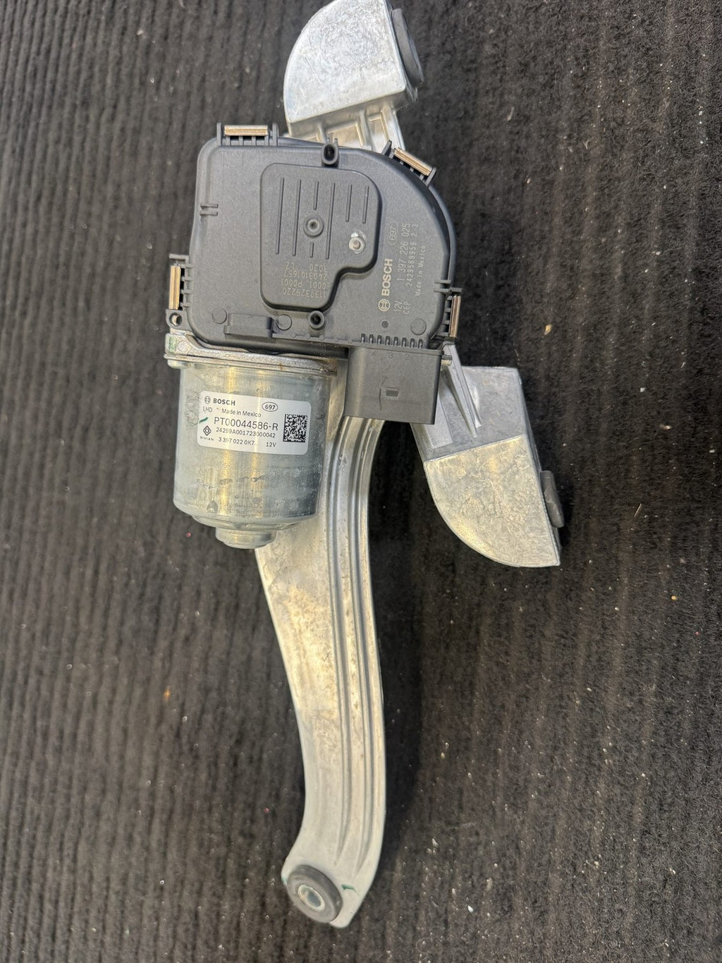 2022 Rivian Edv-700 Front Left Windshield Wiper Motor OEM PT00044586-R - eBay image 8