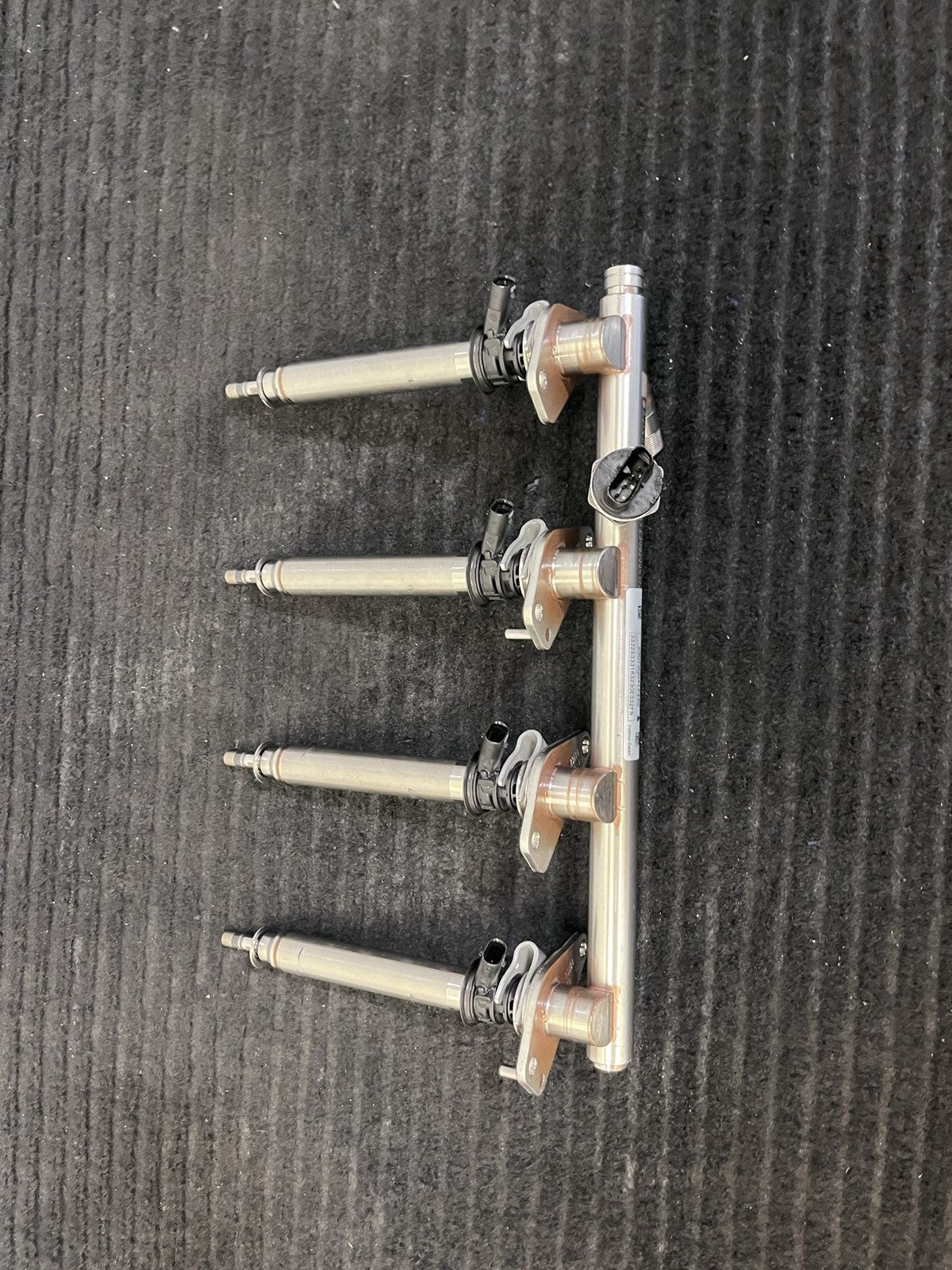 2016-2021 Mercedes-Benz C63 AMG Fuel Rail 4 Injectors OEM A2740704800 - eBay image 10