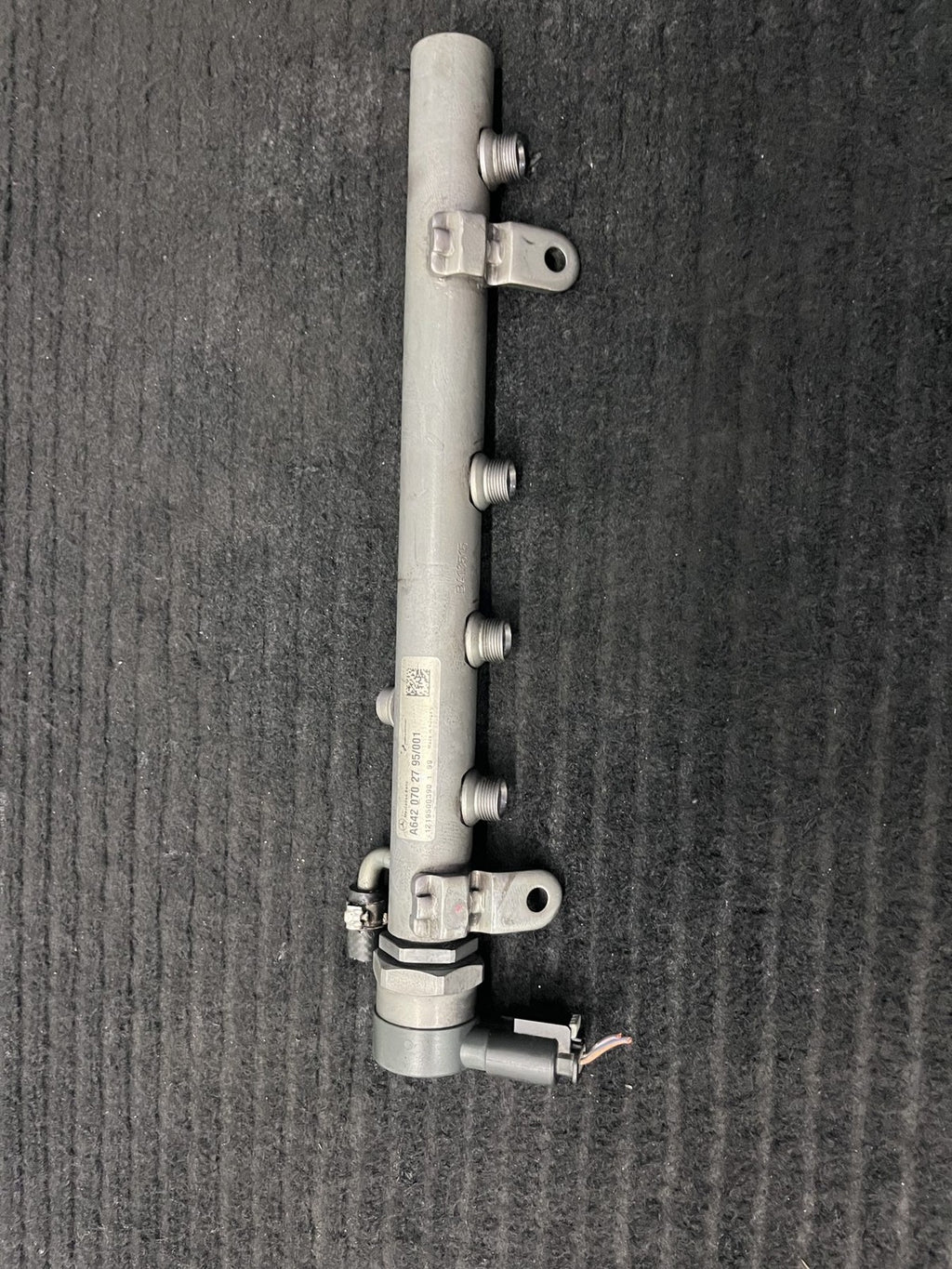 2010-2022 Mercedes-Benz Sprinter OM642 Left Fuel Rail OEM A6420702795 - eBay image 2