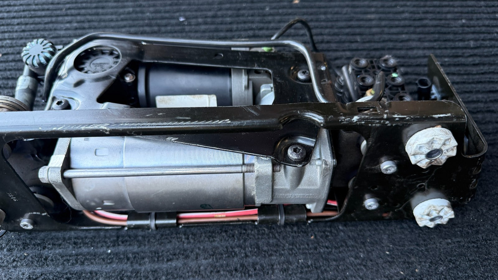 2008-2019 Rolls-Royce Ghost RR4 Air Suspension Compressor Pump OEM37206886059-01 - eBay image 2