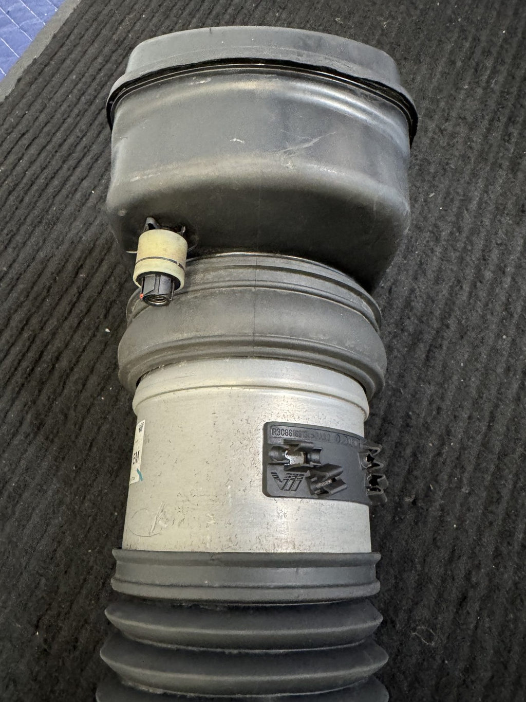 2023-2025 BMW 760i 750e xDrive G70 Front Left Air Strut OEM 37106892591 - eBay image 3