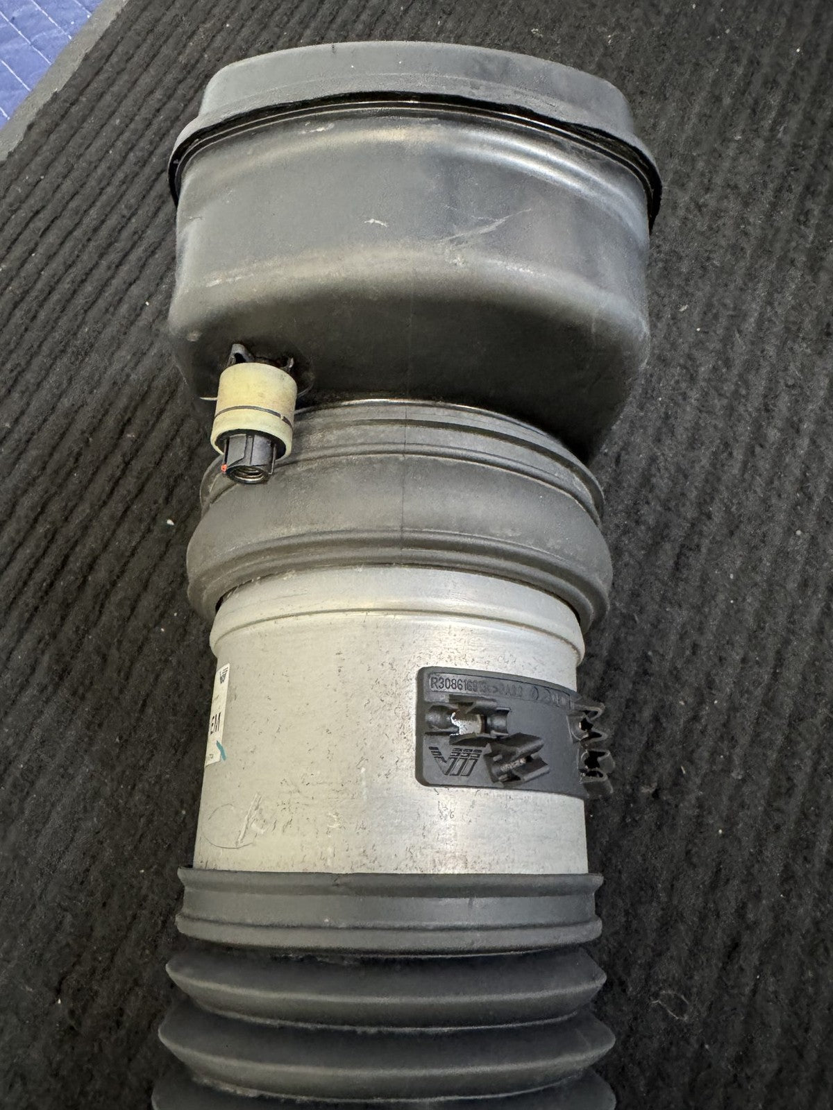 2023-2025 BMW 760i 750e xDrive G70 Front Left Air Strut OEM 37106892591 - eBay image 3