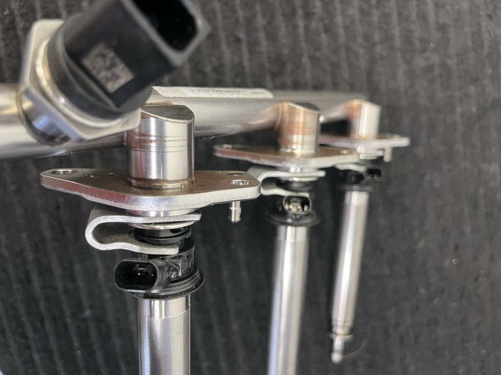 2019-2023 Mercedes-Benz C300 GLC300 E350 Fuel Rail 4 Injectors OEM A2640701000 - eBay image 9