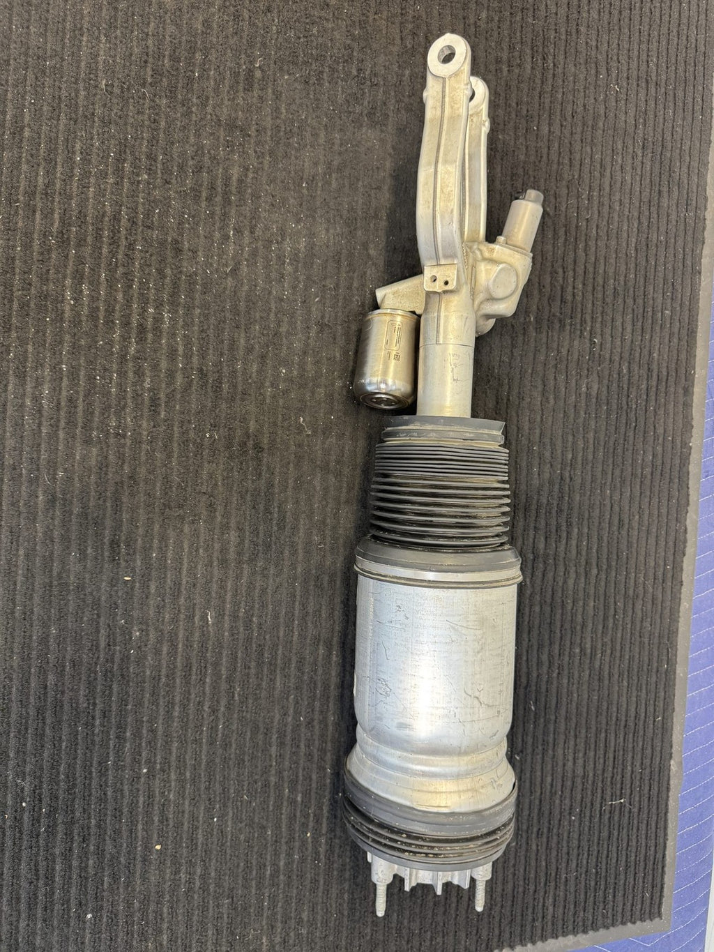 2022-2024 Rivian R1T Front Right Air Suspension Strut OEM C100002753-G - eBay image 9