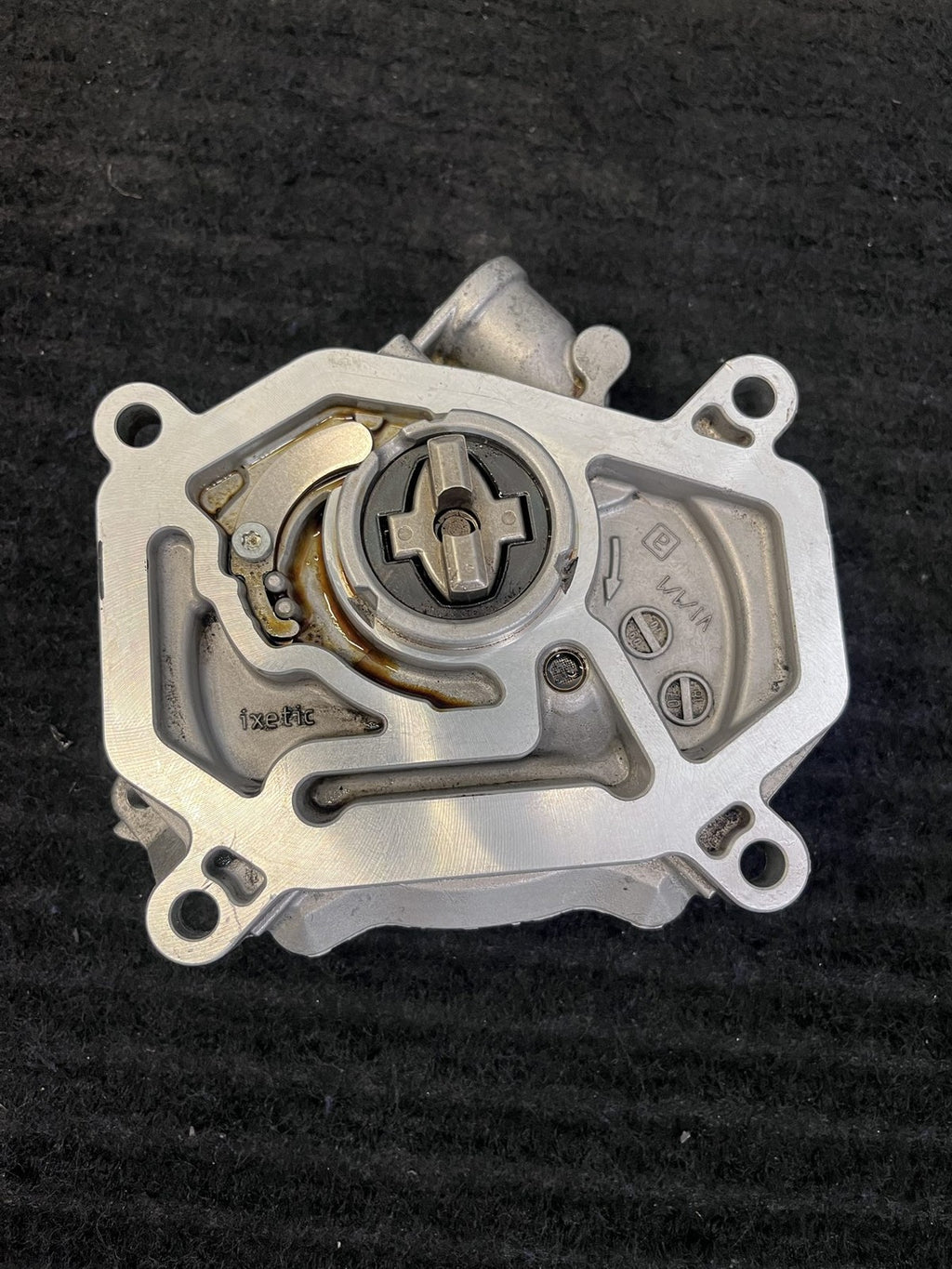 2014-2023 Mercedes-Benz M270 M274 Engine Vacuum Pump OEM A2701800901 - eBay image 4