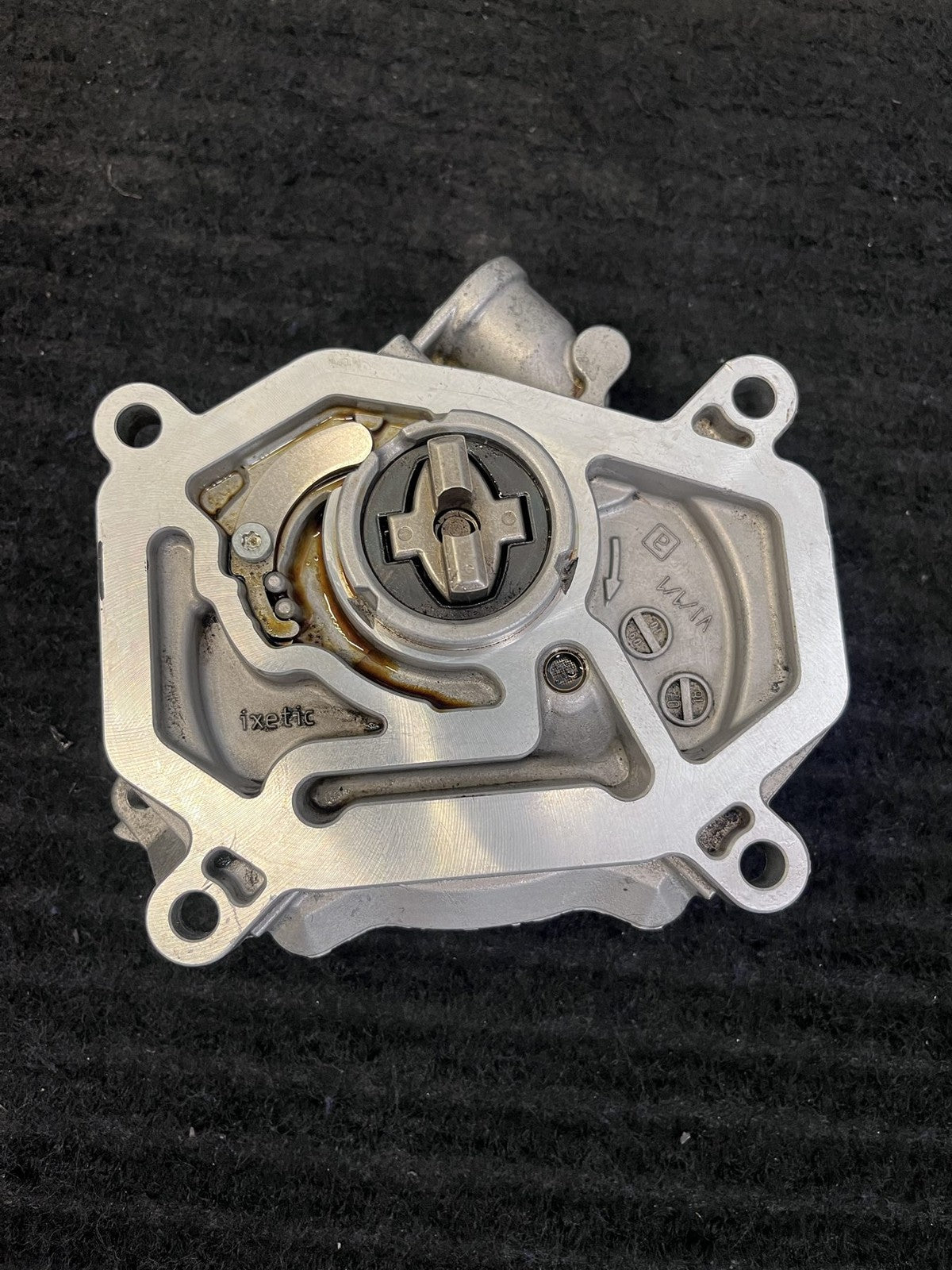 2014-2023 Mercedes-Benz M270 M274 Engine Vacuum Pump OEM A2701800901 - eBay image 4