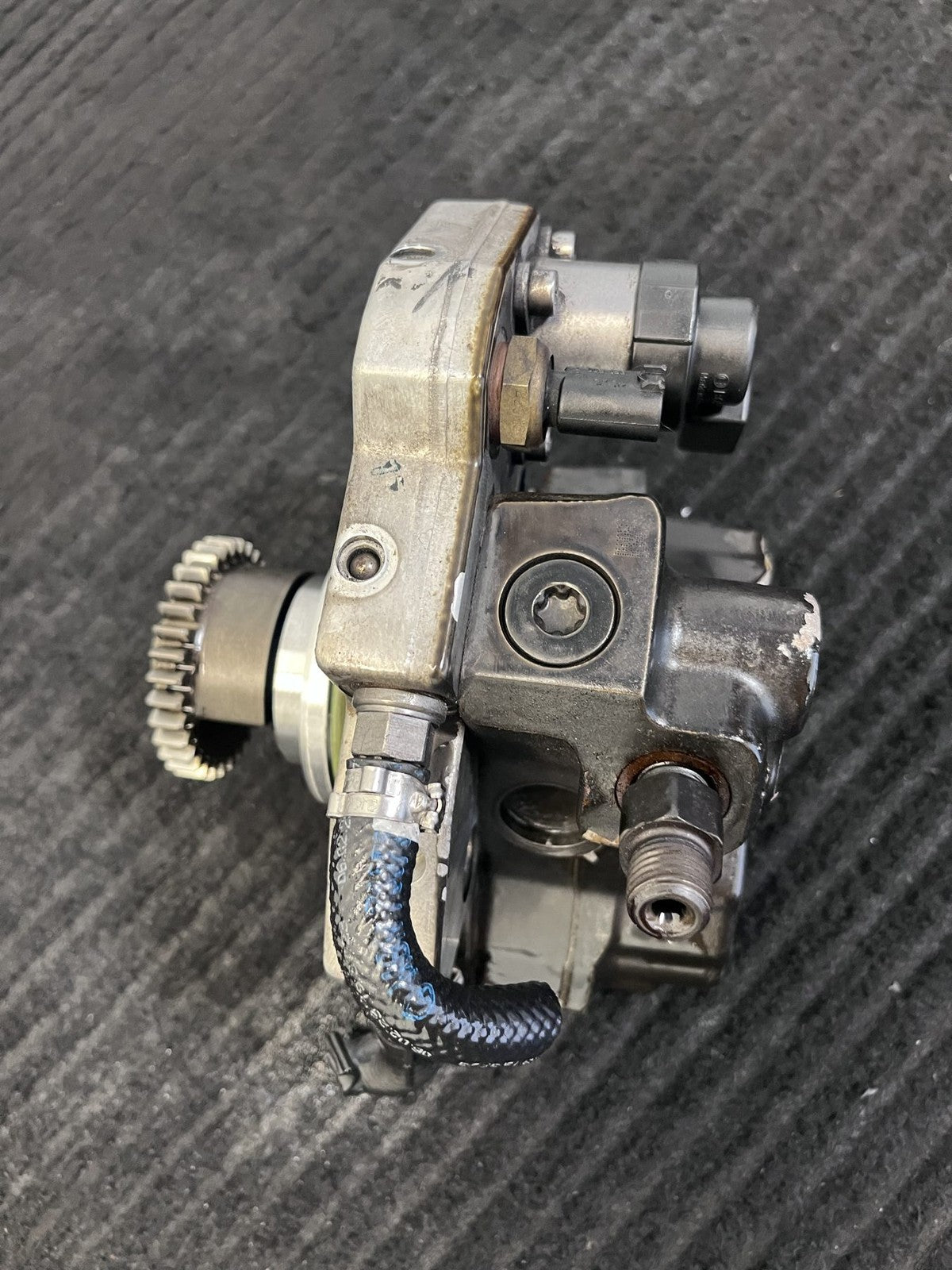 2010-2022 Mercedes-Benz Sprinter OM642 High Pressure Fuel Pump OEM A6420701101 - eBay image 3