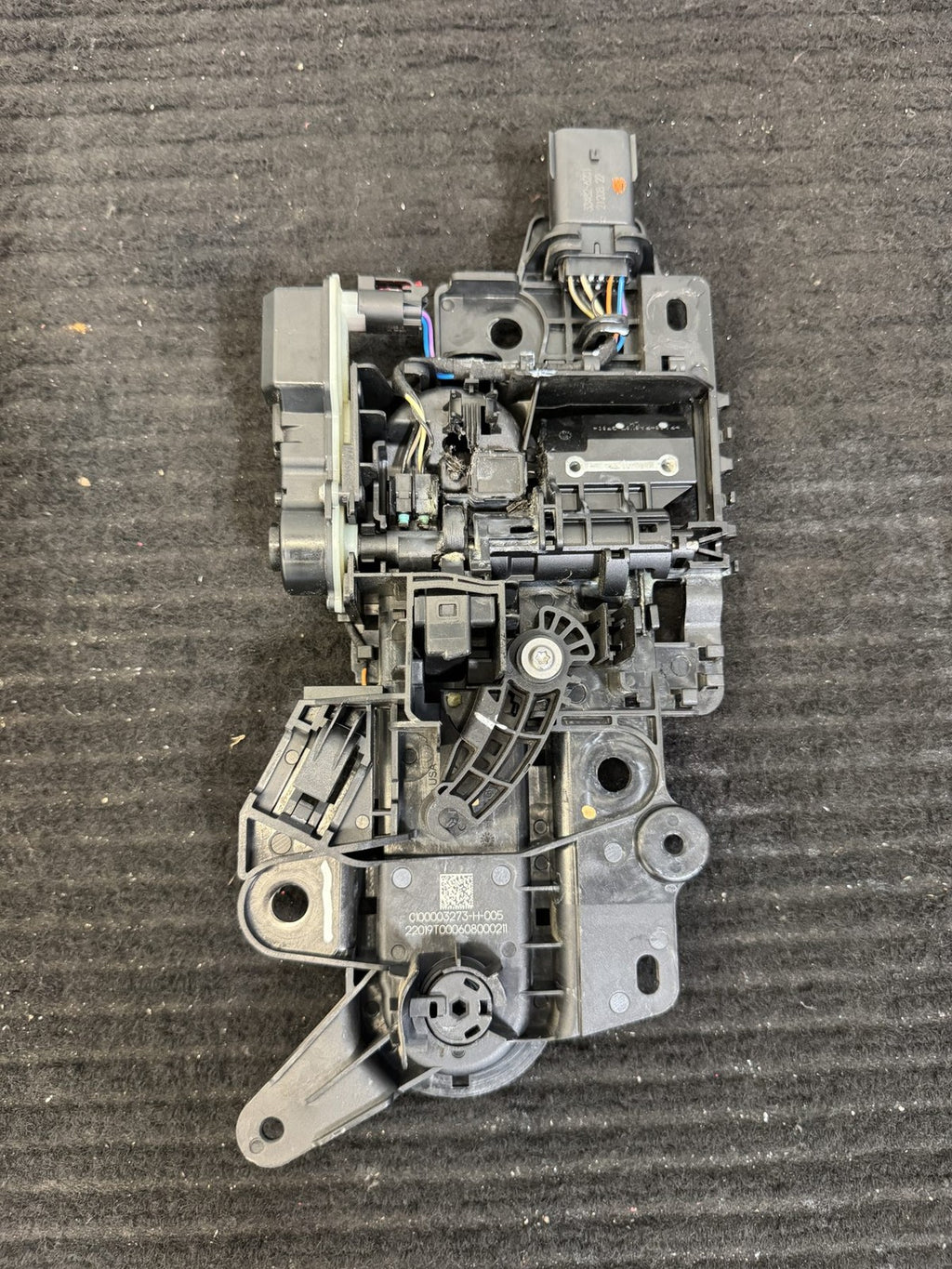 2022-2024 Rivian R1T R1S Rear Left Exterior Door Handle OEM C100003273-H-005 - eBay image 3