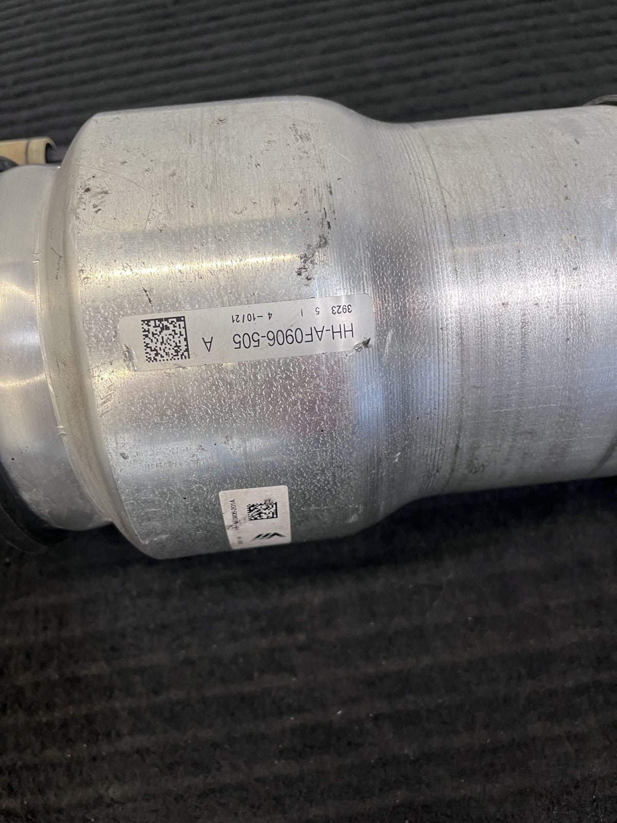 2019-2024 Rolls-Royce Cullinan RR31 Front Left Air Strut OEM 37107916207 - eBay image 8