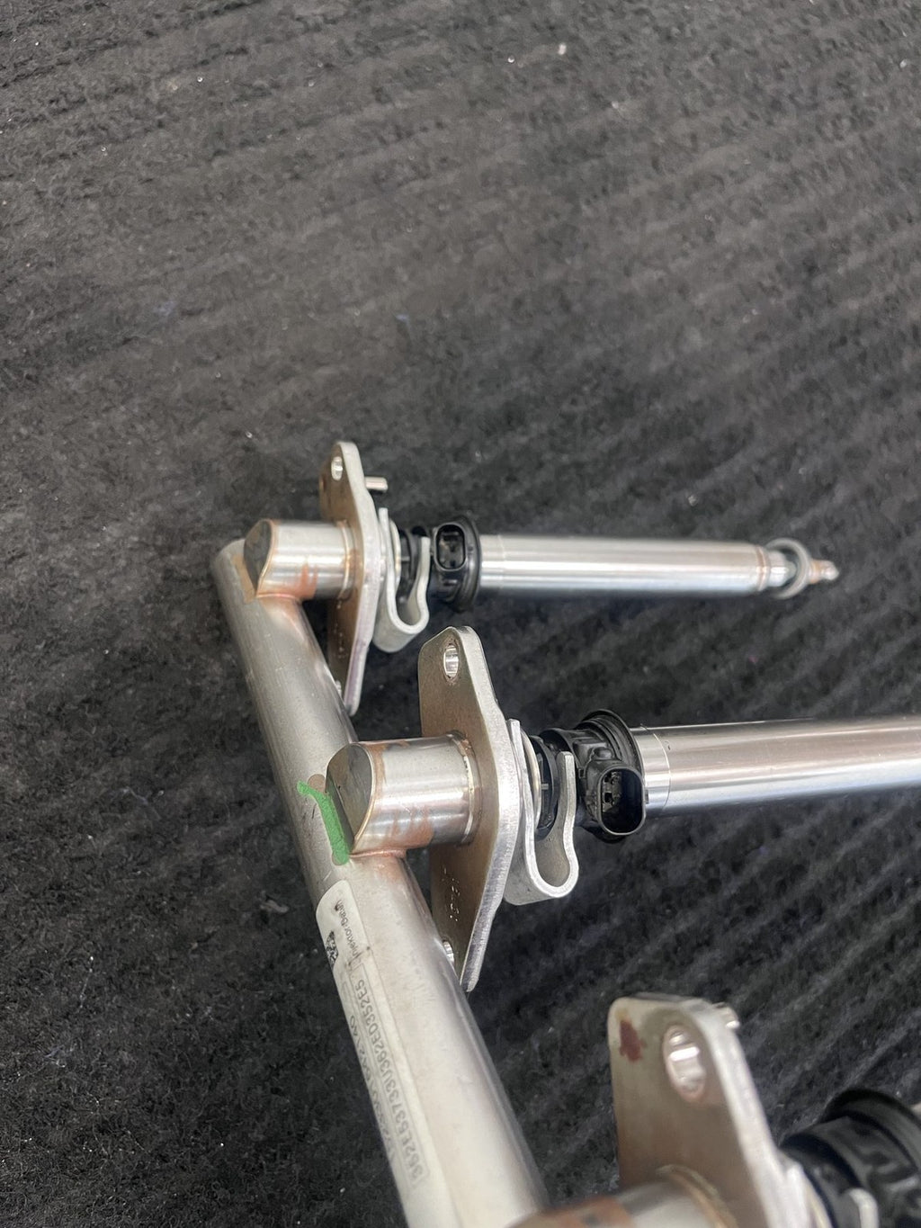 2015-2019 Mercedes-Benz C300 GLC300 E300 Fuel Rail 4 Injectors OEM A2740700995 - eBay image 7