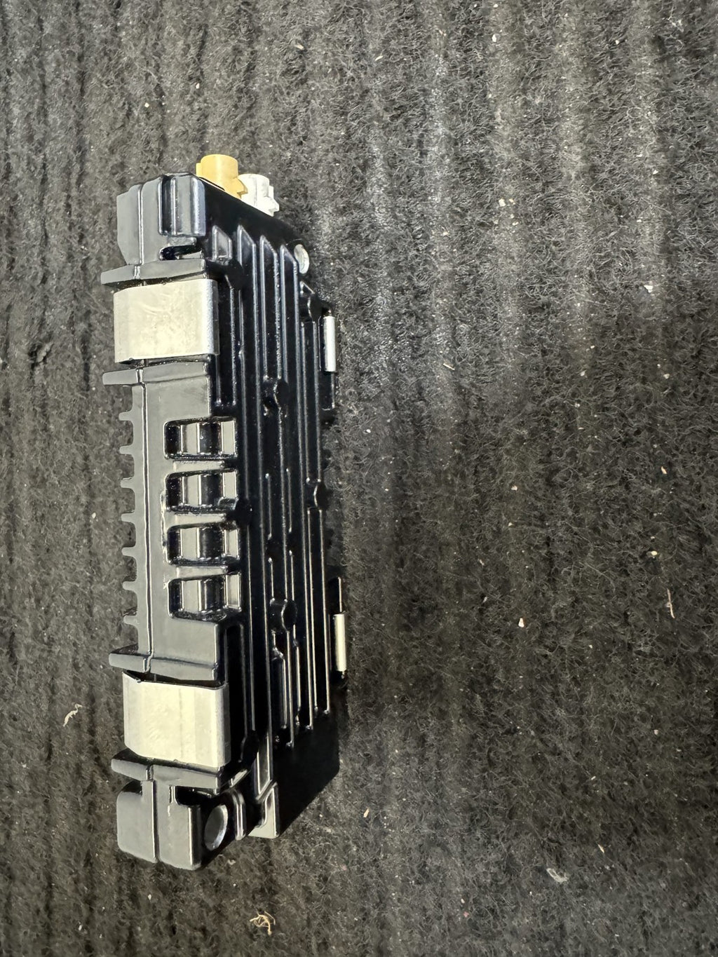 2022-2024 Rivian R1T R1S Dash Antenna Amplifier Module OEM PT00039309-B - eBay image 6