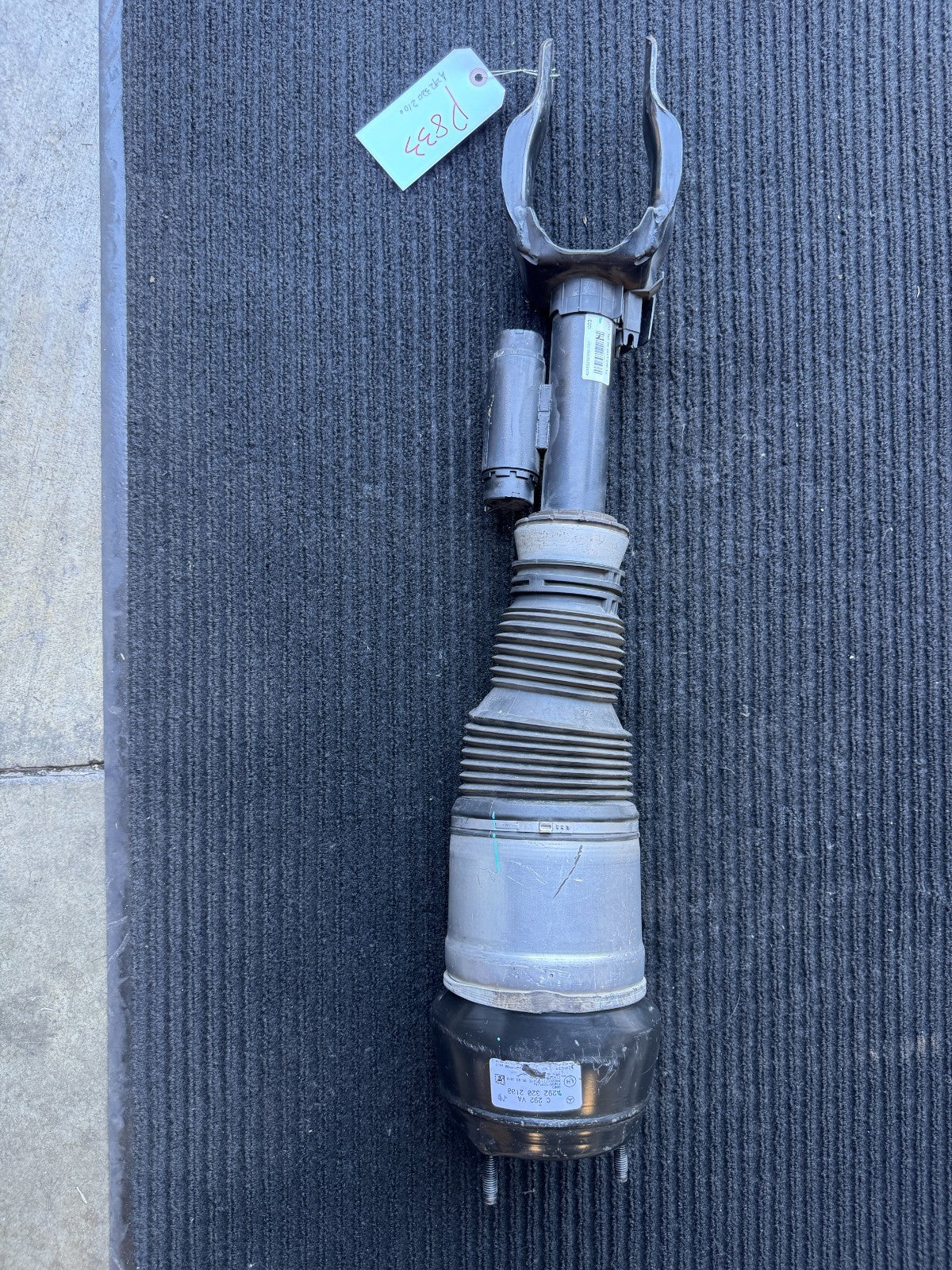 2017-2019 Mercedes GLE43 AWD Front Left Strut OEM A2923202100 - eBay image 1
