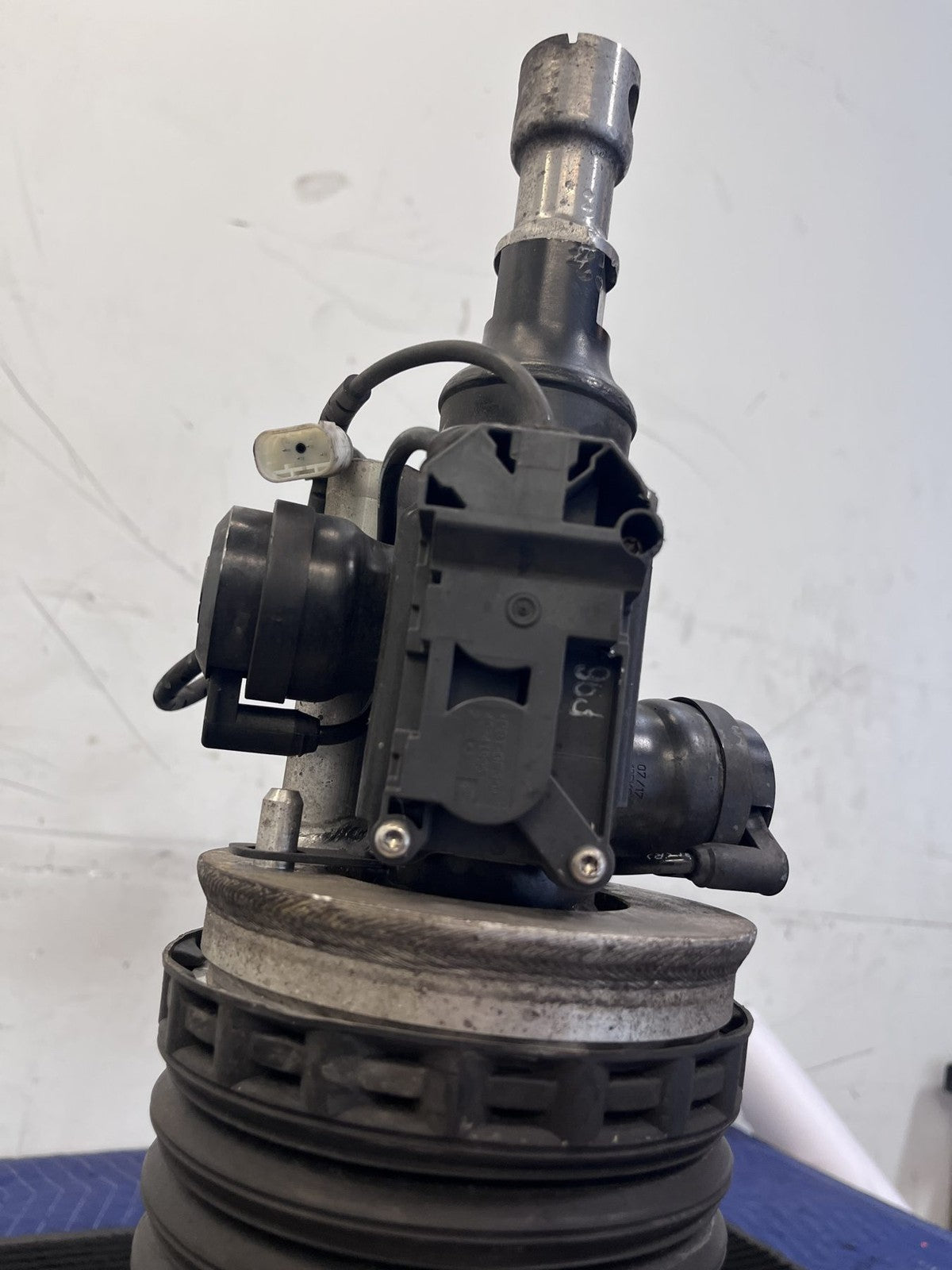 2016-2019 Rolls-Royce Dawn RR6 Front Right Air Suspension Strut OEM 37106879966 - eBay image 17