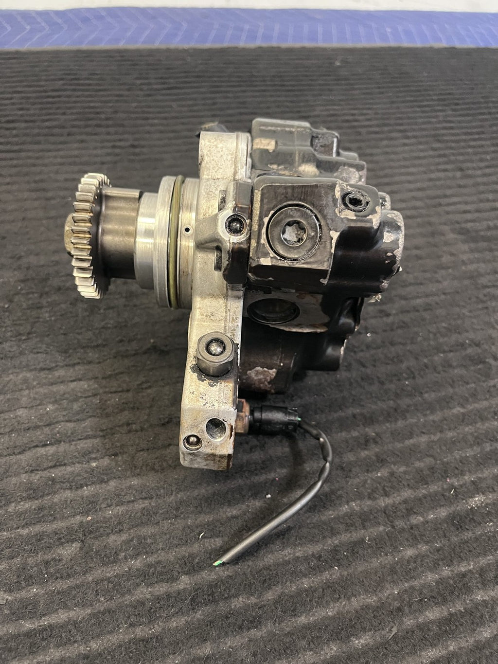 2010-2022 Mercedes-Benz Sprinter OM642 High Pressure Fuel Pump OEM A6420701101 - eBay image 4
