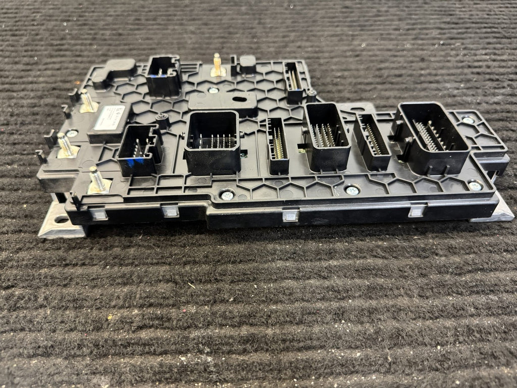2025-2026 Rivian R1T R1S Gen 2 West Zone Controller OEM PT00390761-K - eBay image 7