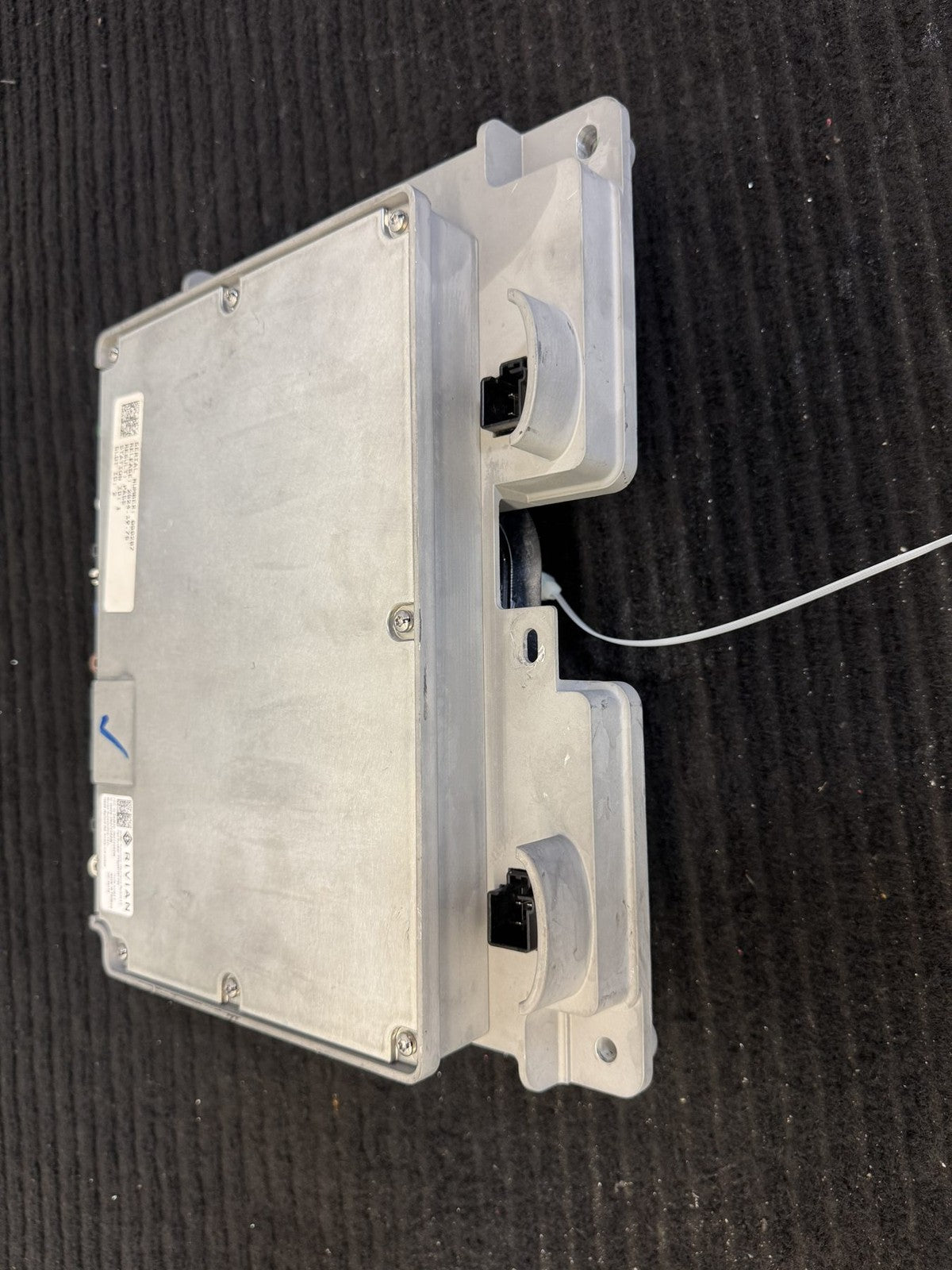 2025-2026 Rivian R1T R1S Gen 2 Axm 2.0 Autonomy Module OEM PT00547397-F03 - eBay image 8