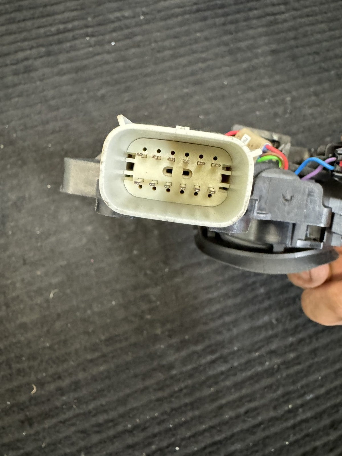 2022-2024 Rivian R1T R1S Front Left Exterior Door Handle OEM PT00002453-M-006 - eBay image 4