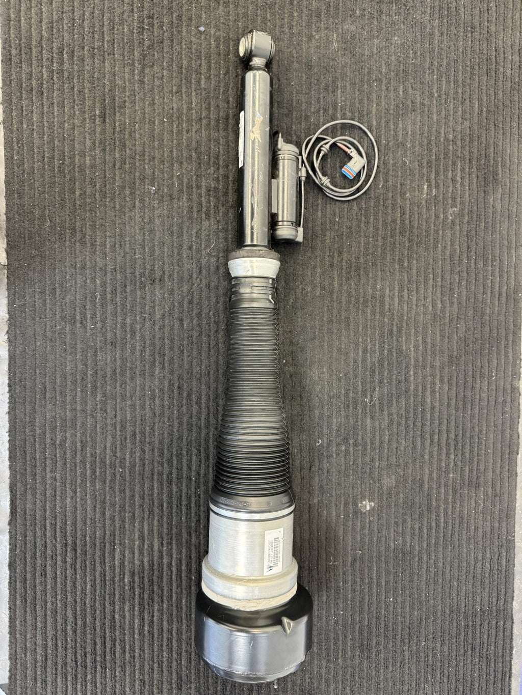 2007-2013 Mercedes-Benz S-Class W221 Rear Right Air Strut OEM A2213202213 - eBay image 1