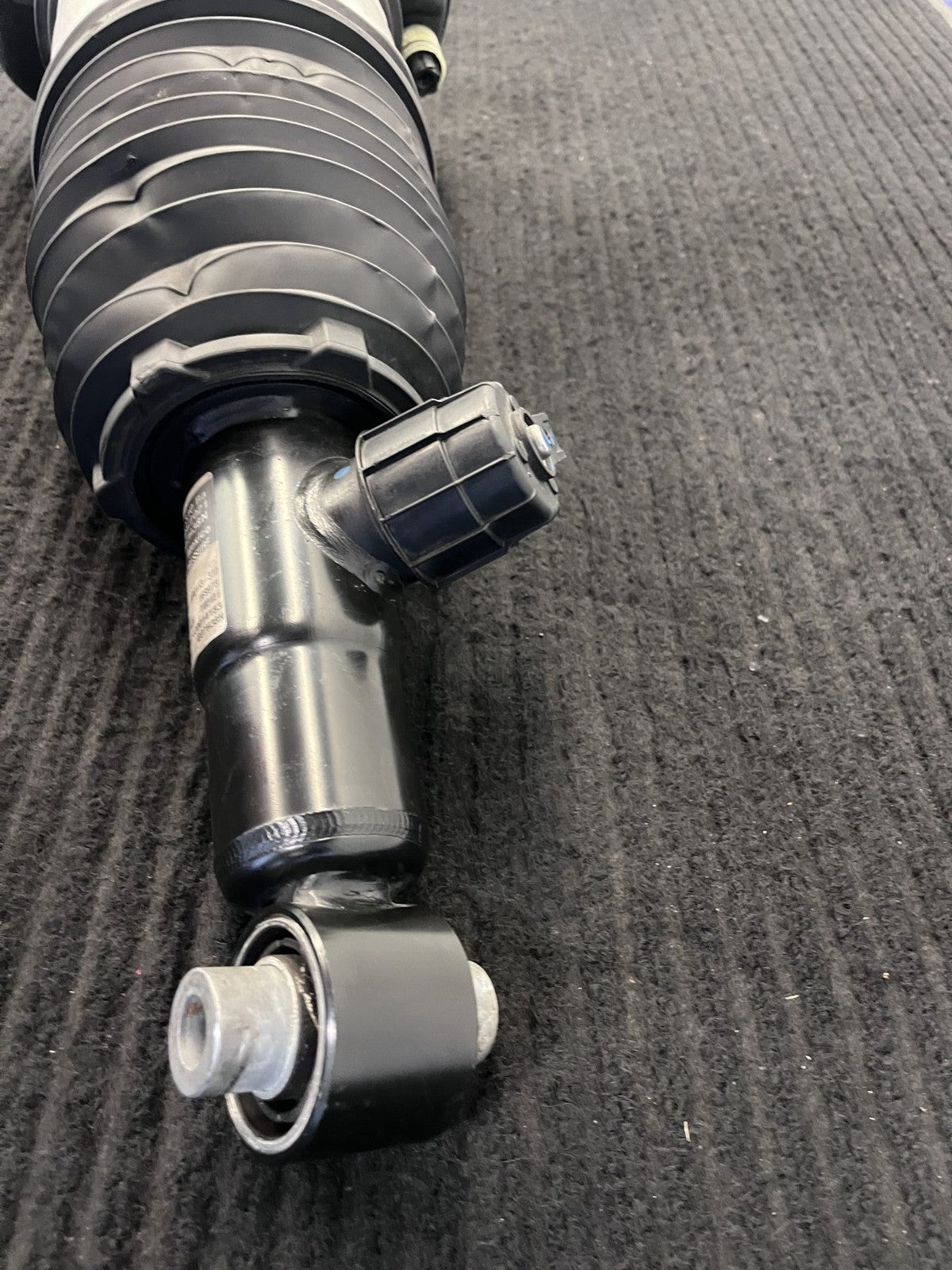 2019-2025 BMW X7 G07 Rear Right Air Suspension Strut OEM 37106869040 - eBay image 4
