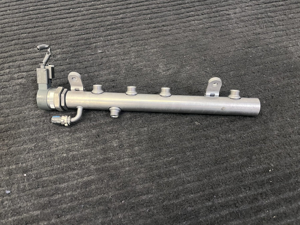 2010-2022 Mercedes-Benz Sprinter OM642 Left Fuel Rail OEM A6420702795 - eBay image 6