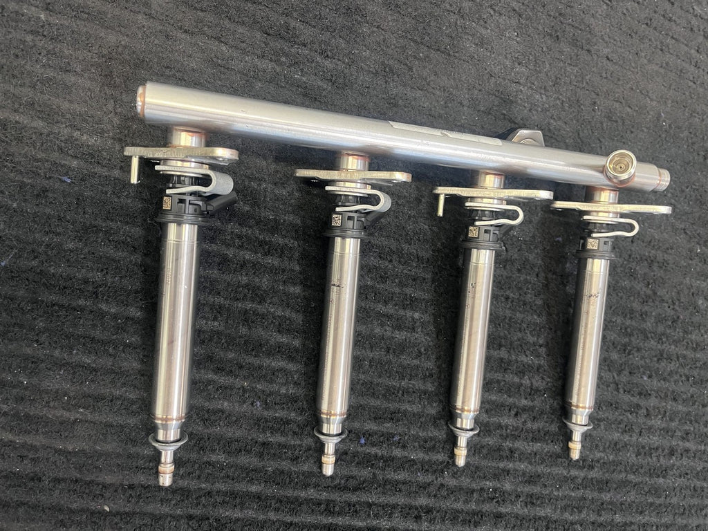 2015-2019 Mercedes-Benz C300 GLC300 E300 Fuel Rail 4 Injectors OEM A2740700995 - eBay image 2