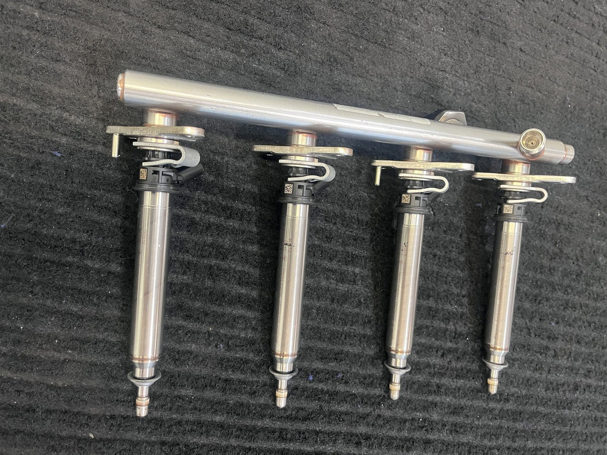 2015-2019 Mercedes-Benz C300 GLC300 E300 Fuel Rail 4 Injectors OEM A2740700995 - eBay image 2