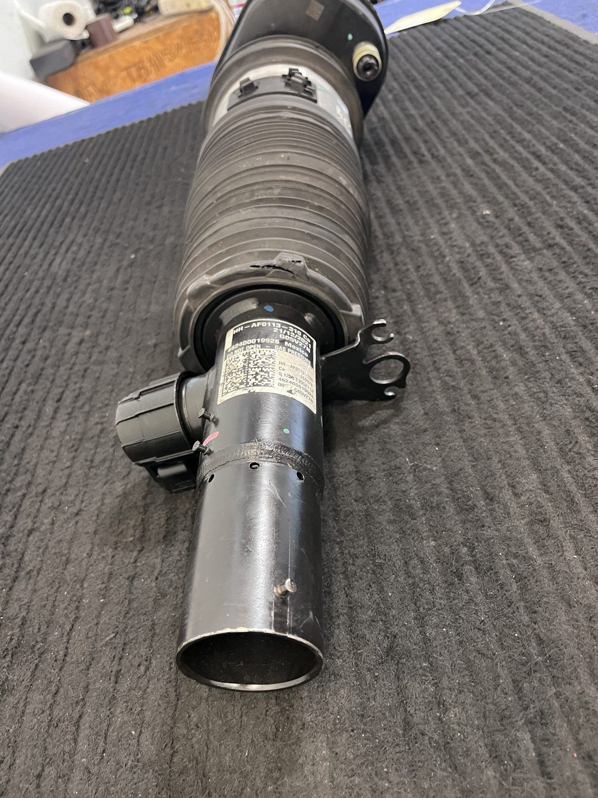 2019-2025 BMW X5 G05 Front Right Air Suspension Strut OEM 37106892426 - eBay image 4
