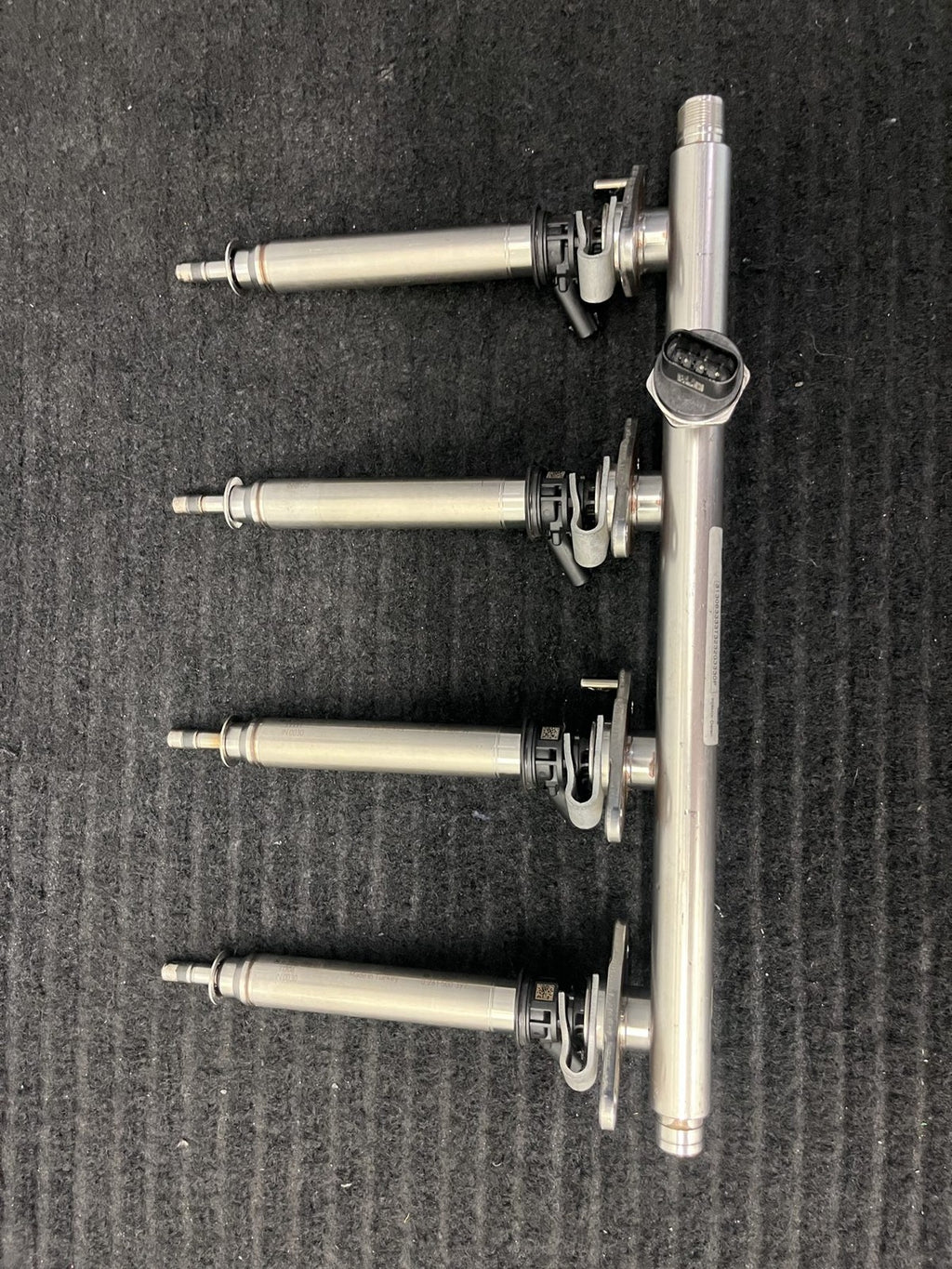 2014-2020 Mercedes-Benz CLA250 GLA250 Fuel Rail 4 Injectors OEM A2700701400 - eBay image 3