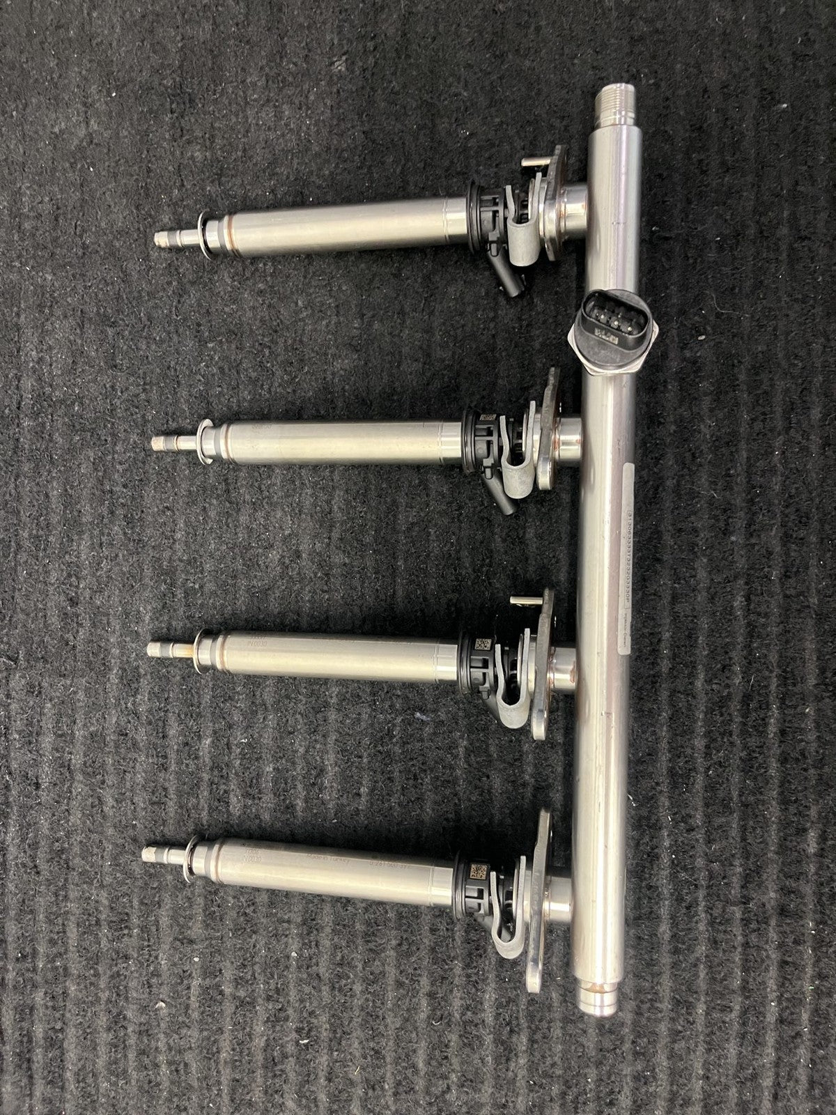 2014-2020 Mercedes-Benz CLA250 GLA250 Fuel Rail 4 Injectors OEM A2700701400 - eBay image 3
