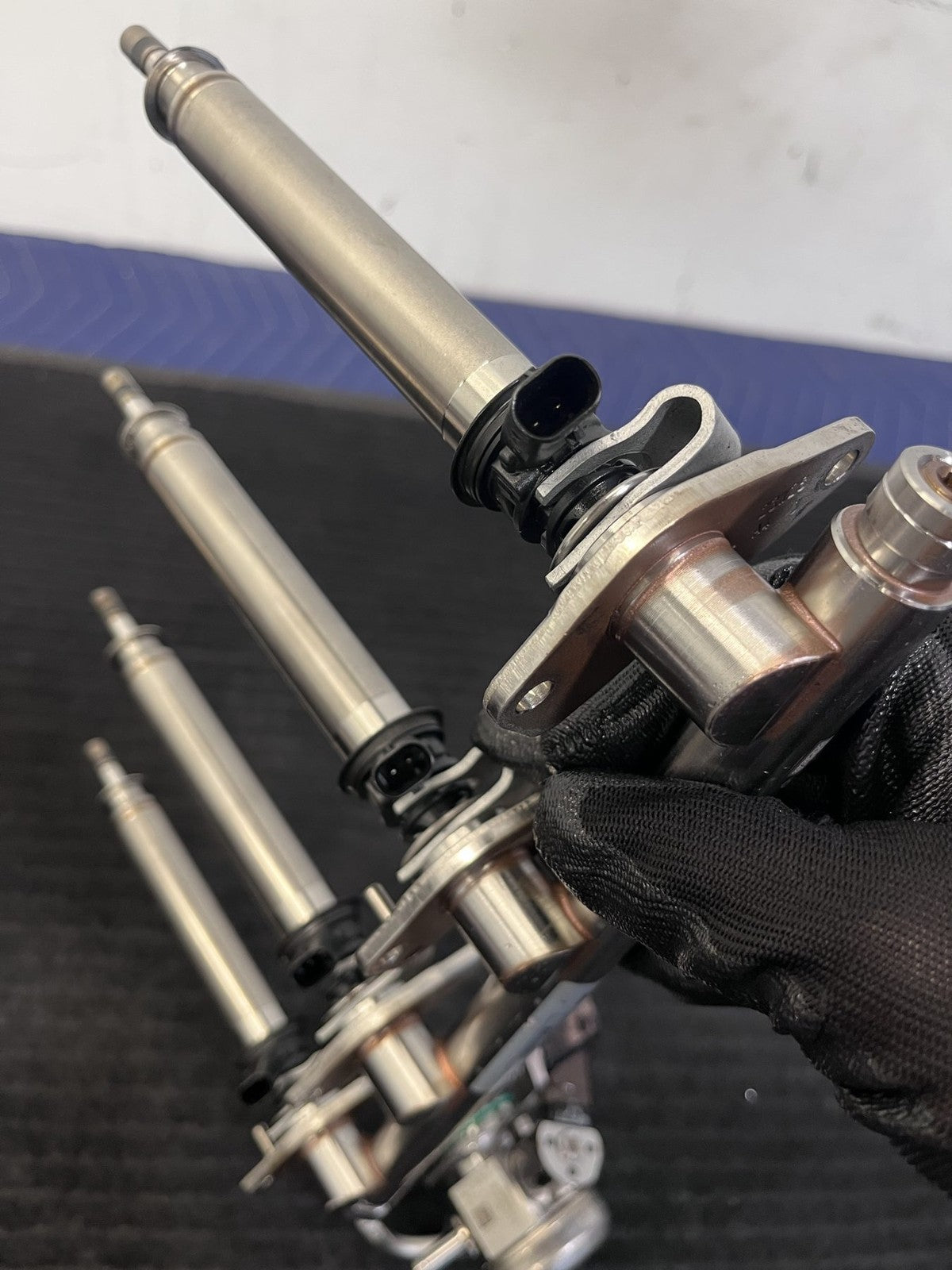 2019-2023 Mercedes-Benz M260 Fuel Rail Injectors High Pressure Pump OEM A2600701000 - eBay image 10