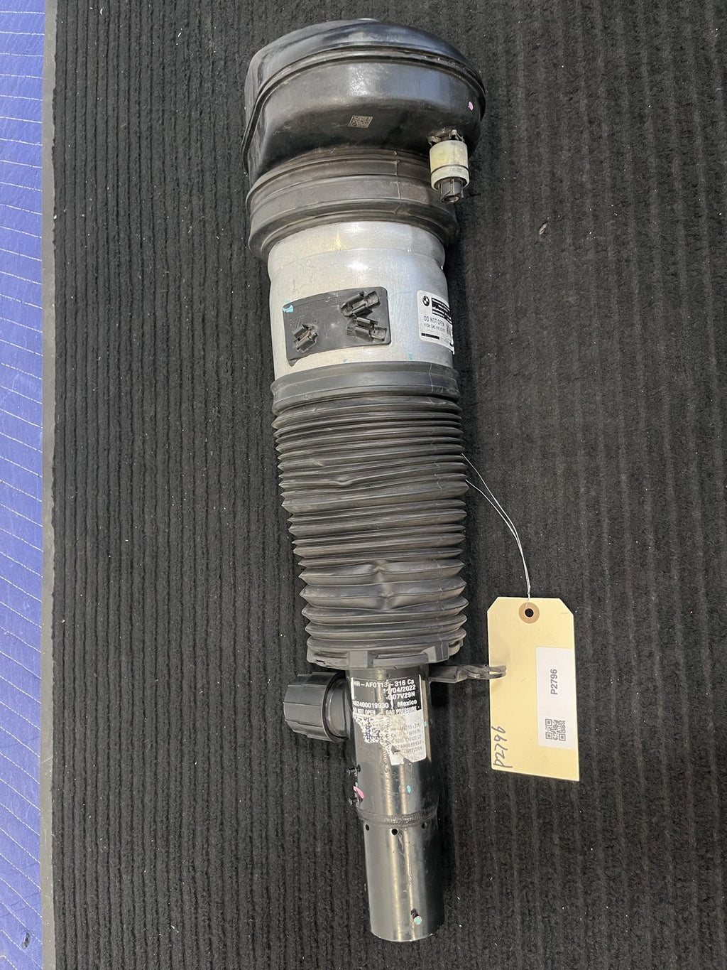 2019-2024 BMW X7 G07 Front Left Air Suspension Strut OEM 37106869035 - eBay image 1
