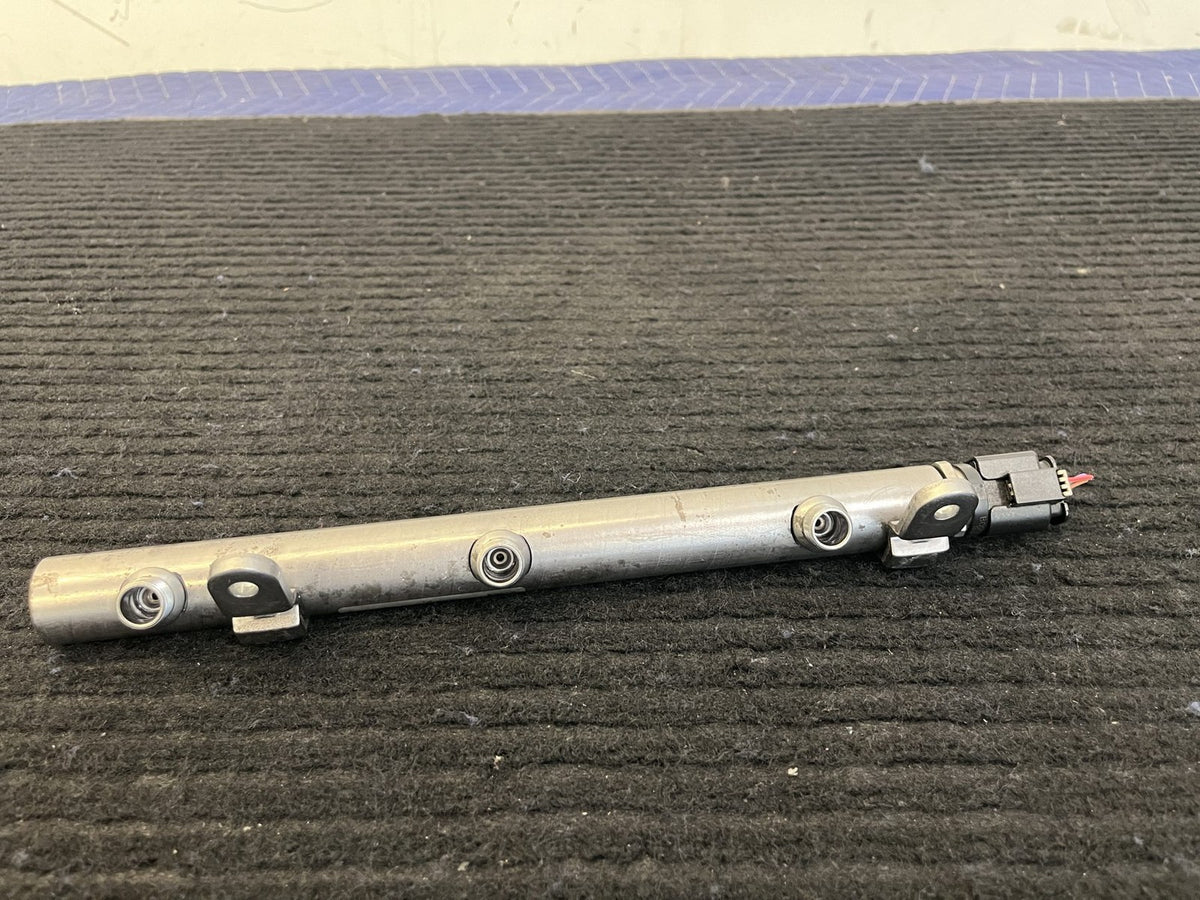 2010-2022 Mercedes-Benz Sprinter OM642 Right Fuel Rail OEM A6420703095 - eBay image 5