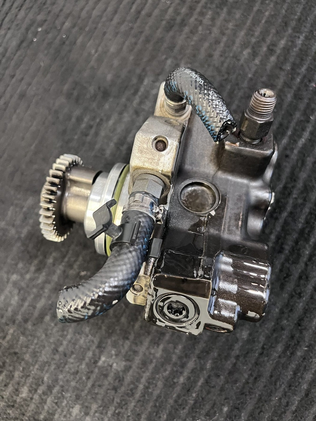 2010-2022 Mercedes-Benz Sprinter OM642 High Pressure Fuel Pump OEM A6420701101 - eBay image 4