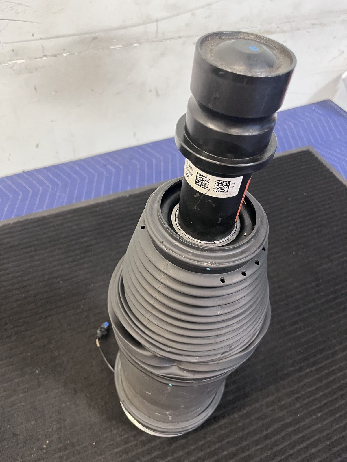 2025-2026 Cadillac Escalade Iq Front Left Air Suspension Strut OEM 85821678 - eBay image 11