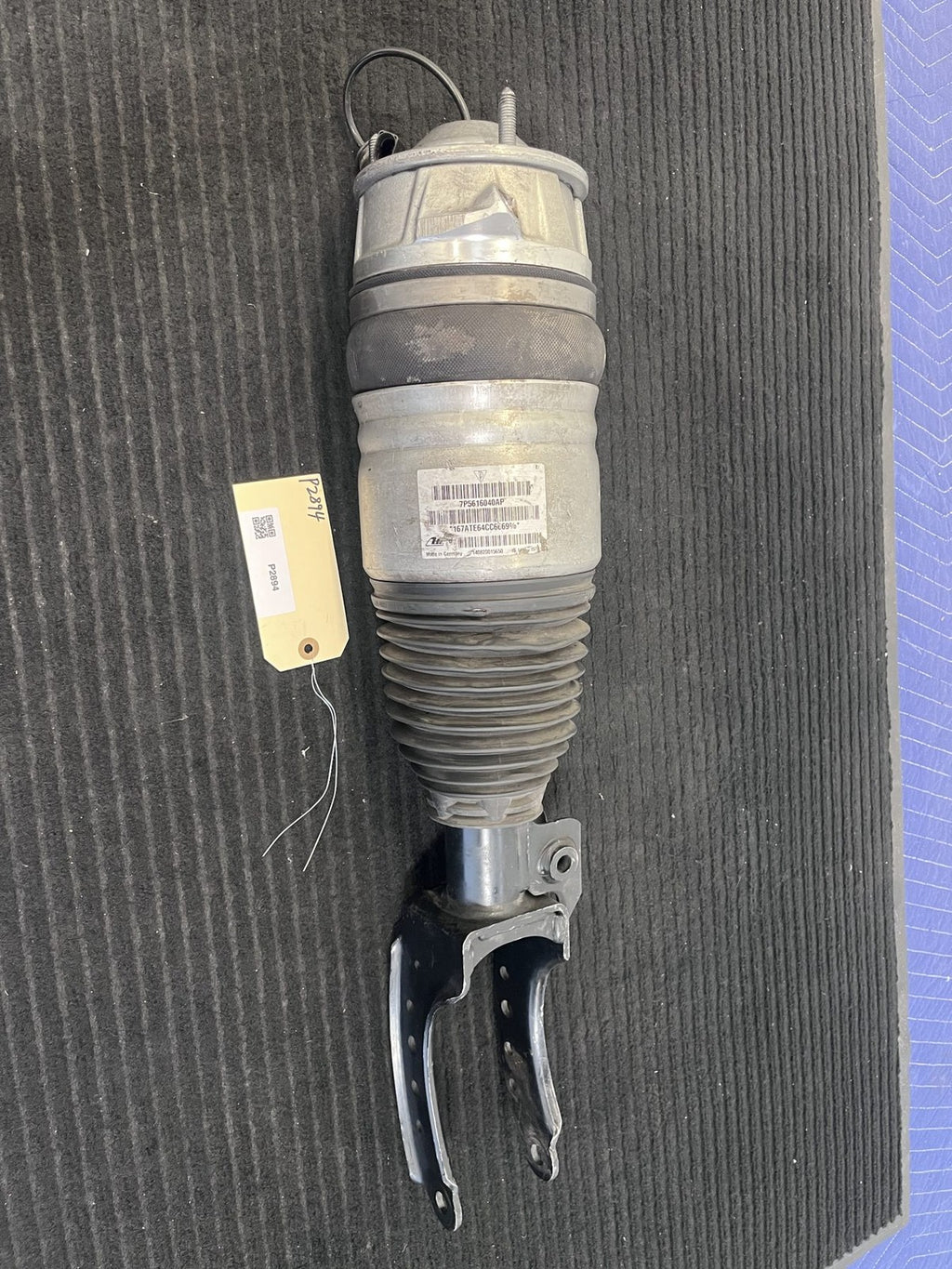 2015-2018 Porsche Cayenne Front Right Air Suspension Strut OEM 7P5616040AP - eBay image 1