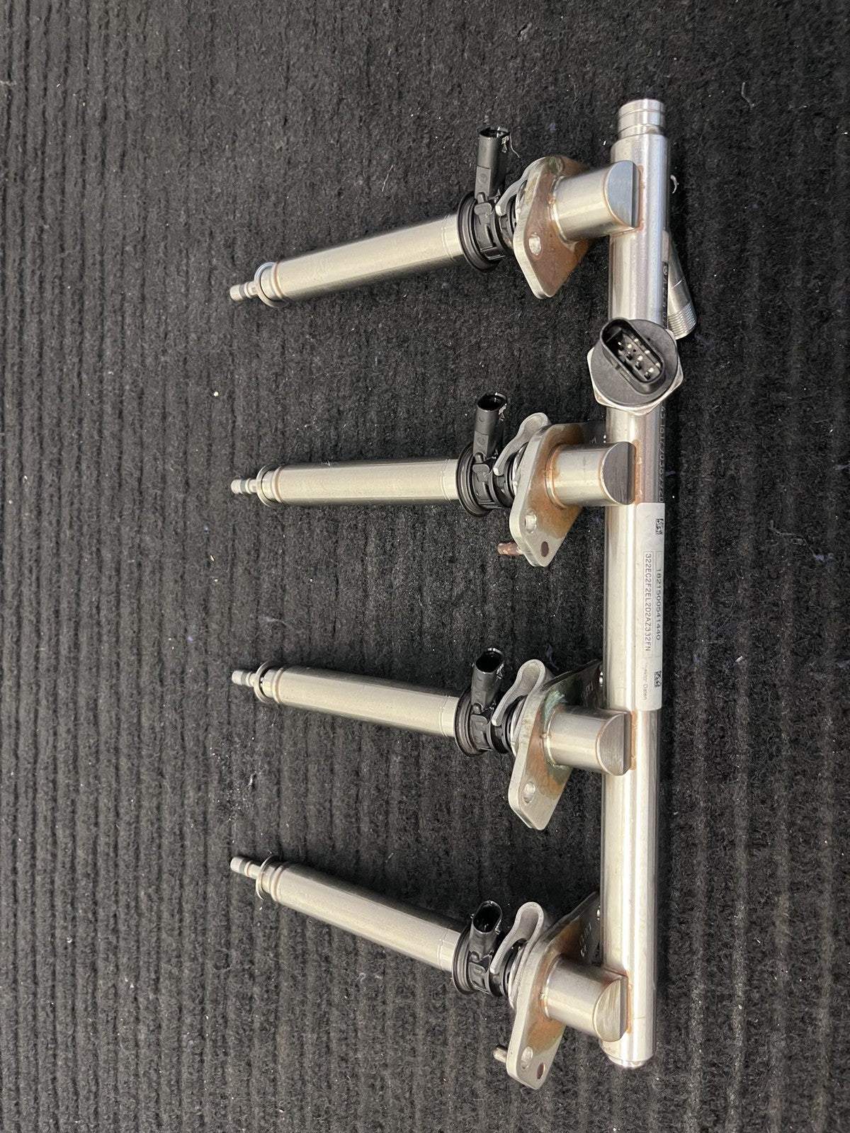 2015-2019 Mercedes-Benz C300 GLC300 E300 Fuel Rail 4 Injectors OEM A2740703800 - eBay image 4
