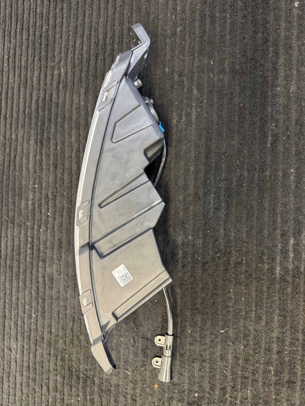 2022-2024 Rivian R1T R1S Front Right Fog Cornering Lamp OEM PT00058037-C - eBay image 5