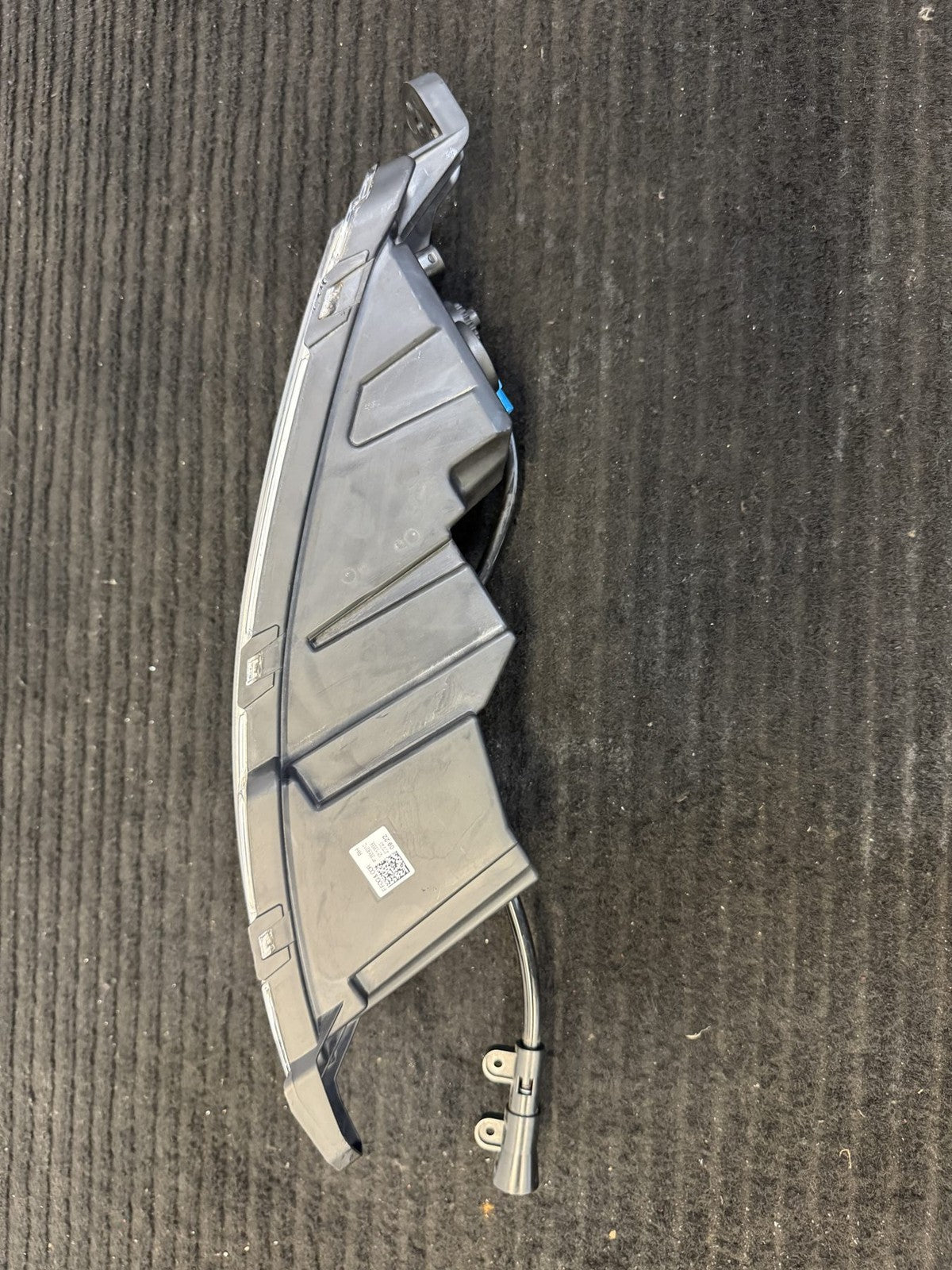 2022-2024 Rivian R1T R1S Front Right Fog Cornering Lamp OEM PT00058037-C - eBay image 5