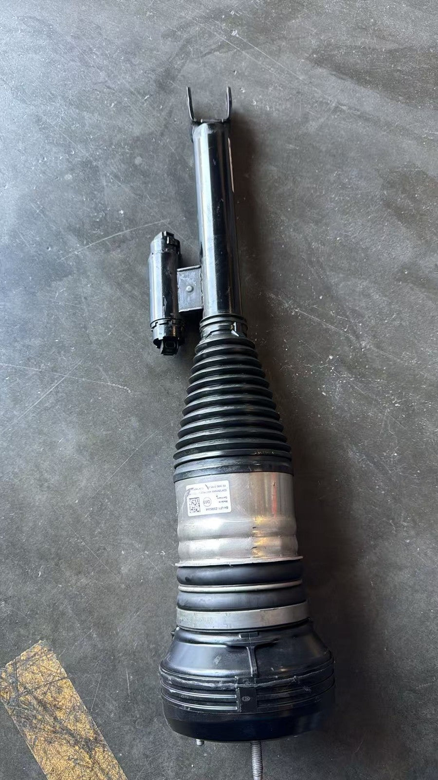 2022-2025 Mercedes-Benz EQS450+ Front Left Airmatic Air Strut OEM A2973202501 - eBay image 1