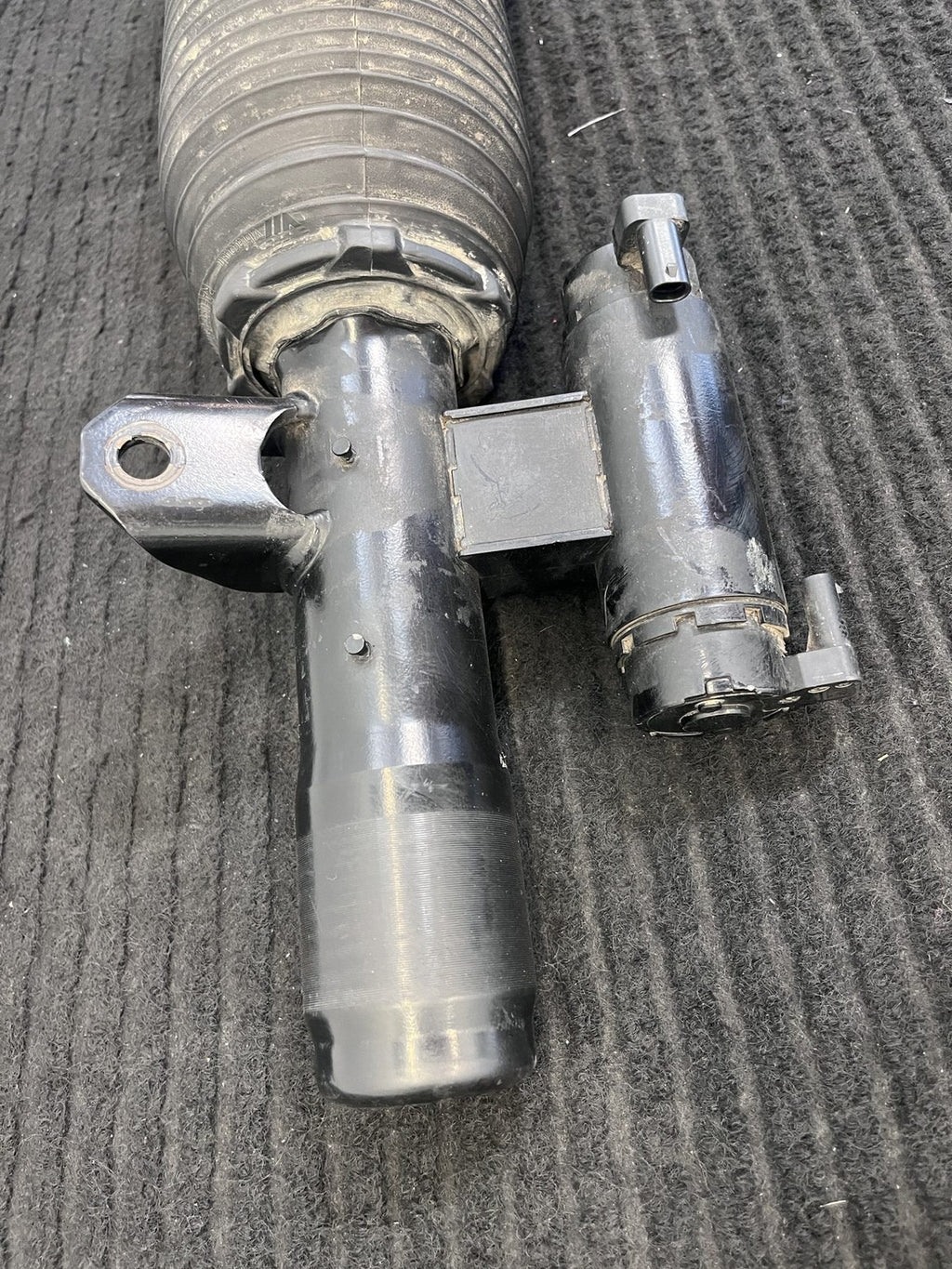 2019-2024 Rolls Royce Cullinan RR31 Front Rh Air Strut OEM 37106878224 - eBay image 7