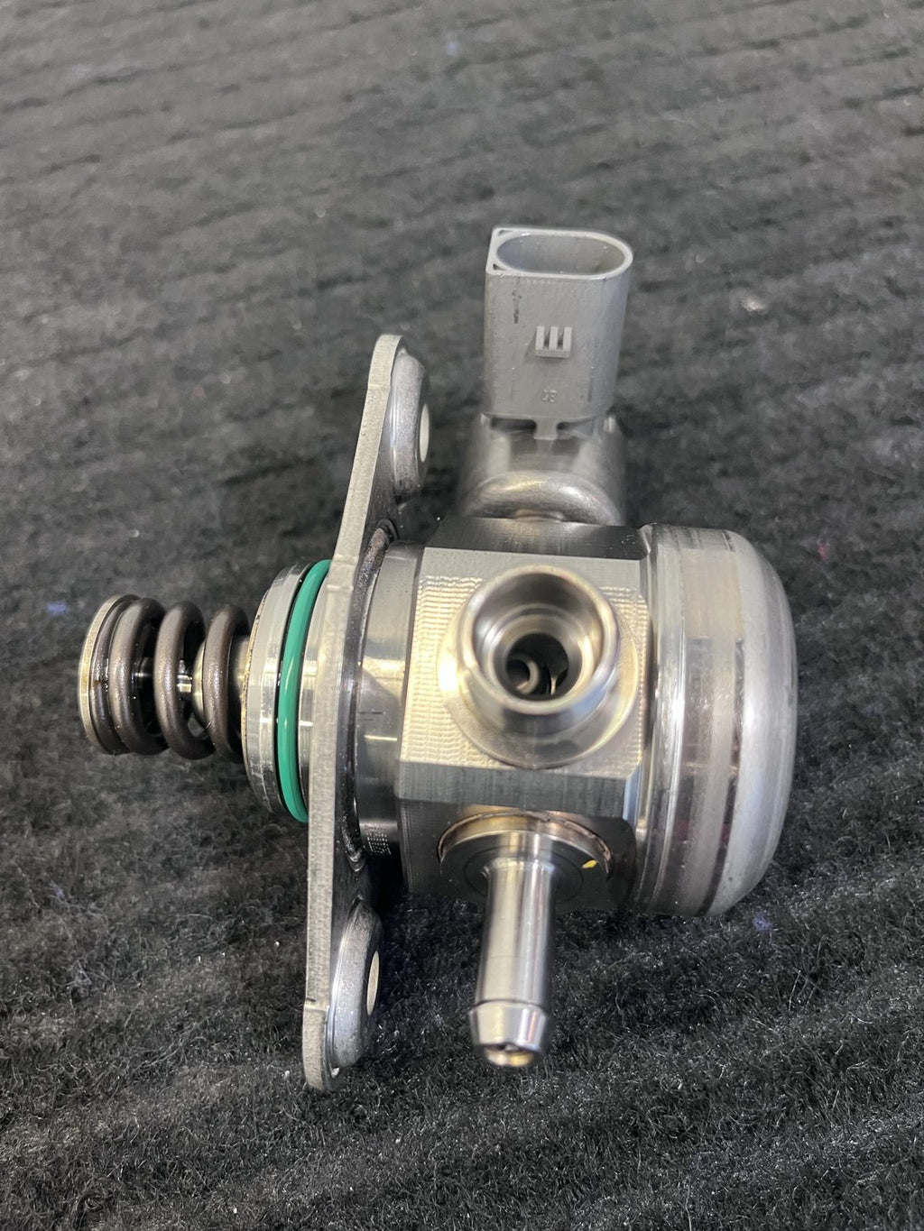 2015-2019 Mercedes-Benz C300 GLC300 E300 High Pressure Fuel Pump OEM A2740700501 - eBay image 4